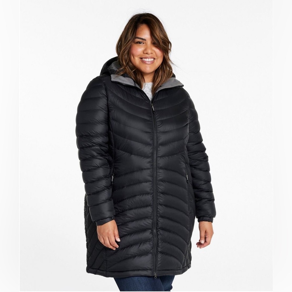 L.L. Bean XL Women's Ultralight 850 Down Hooded Coat, Three-Quarter Length